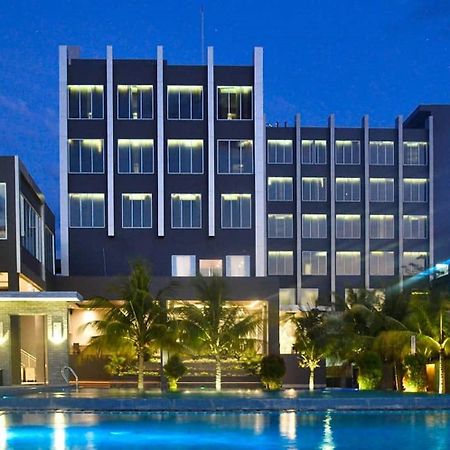 Aston Gorontalo Hotel & Villas Exterior foto